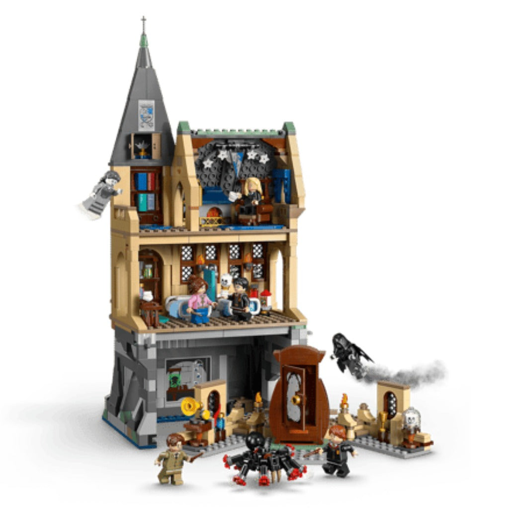 A Photo Of LEGO Hogwarts™ Castle: Hospital Wing - 907 Pieces - 76463
