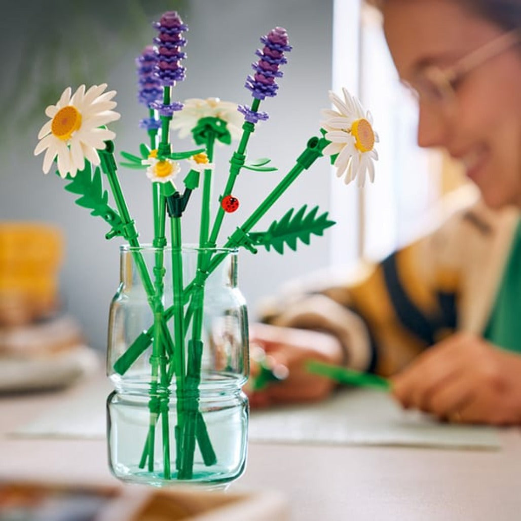 A Photo Of LEGO Daisies - 133 Pieces - 11508