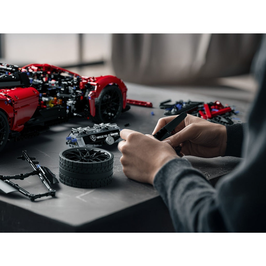 A Photo Of Nifeliz ASIL Sports Car Building Set - 4099 Pieces - NF10293