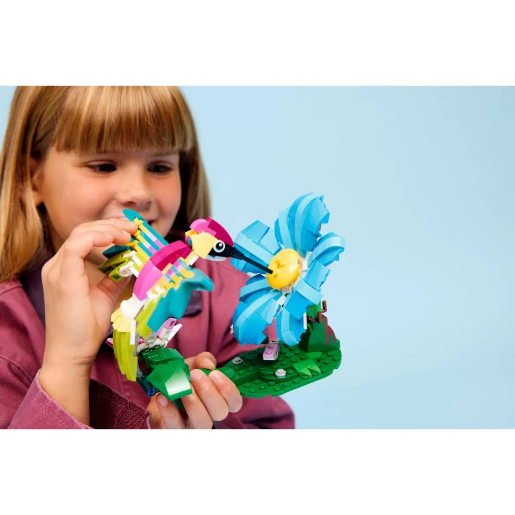 A Photo Of LEGO Creator 3-in-1 Wild Animals: Colorful Hummingbird 312 Pieces - 31384