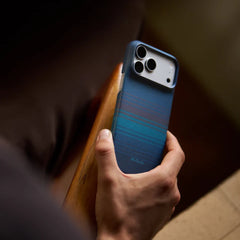 A Photo Of Pitaka Edge Case for iPhone 18 Pro / iPhone 18 Pro Max – Ultra-Thin Aramid Fiber MagSafe Case