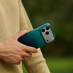 A Photo Of Pitaka Edge Case for iPhone 18 Pro / iPhone 18 Pro Max – Ultra-Thin Aramid Fiber MagSafe Case